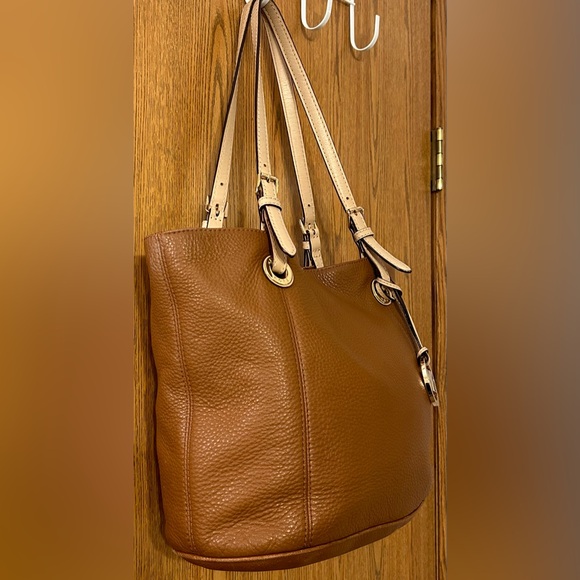 Michael Kors Two-Tone Pebbled Leather Jet-Set Carryall - Picture 2 of 12